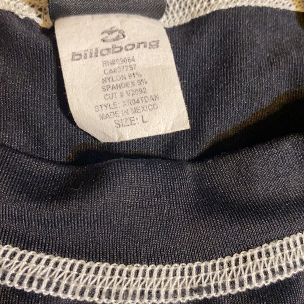 BILLABONG LONG SLEEVE RASH GUARD💘 - Picture 6 of 11